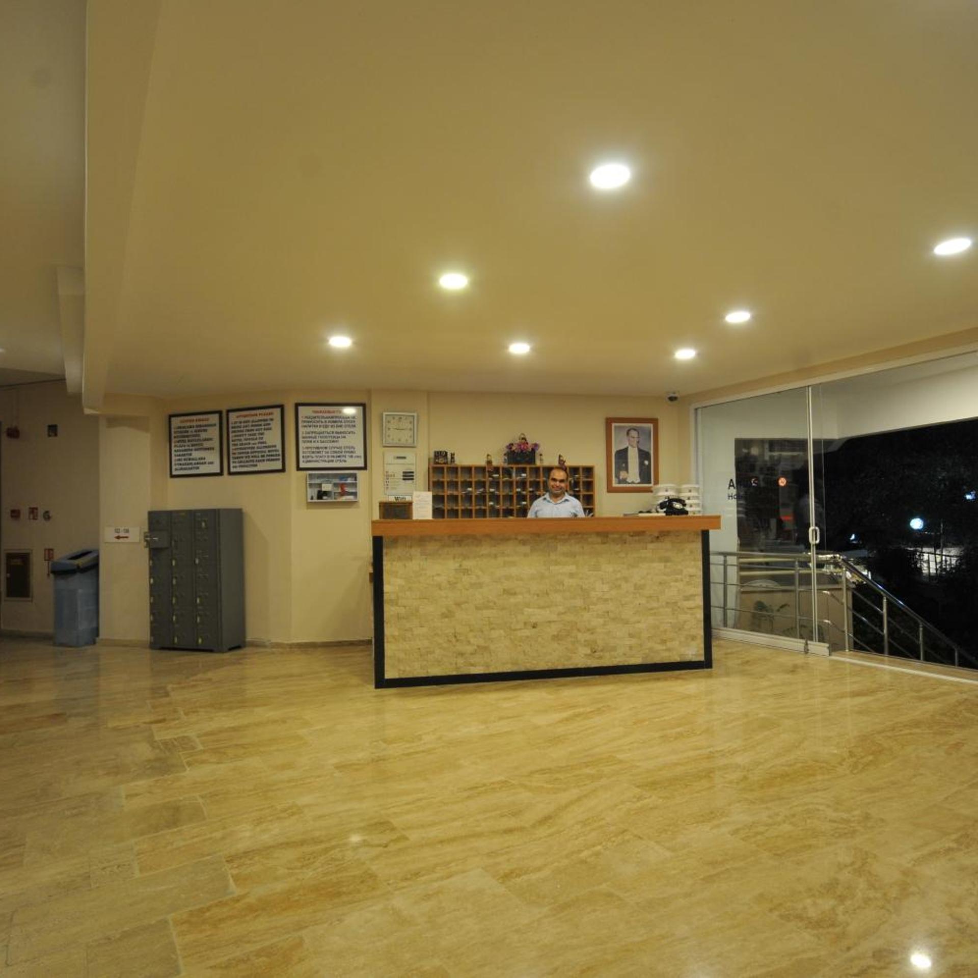 Amos Hotel 8/54