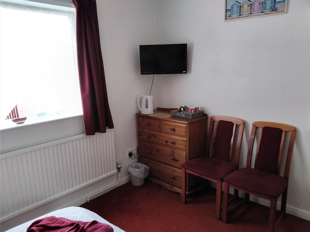 Whiteways Hotel 20/34