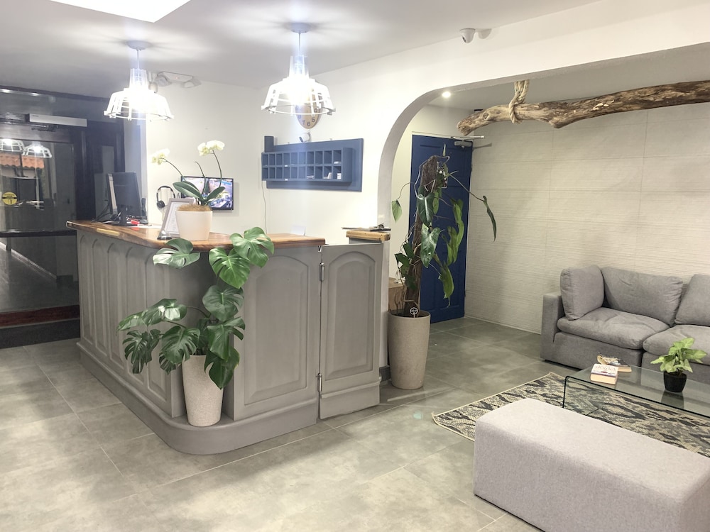 Berlor Airport Inn 30/50