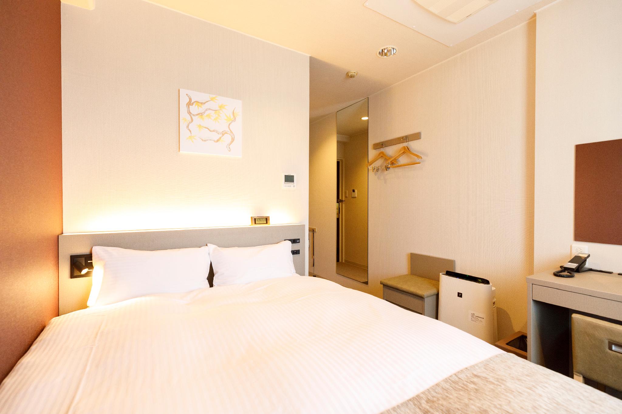 Semi Room, Semi Double Bed