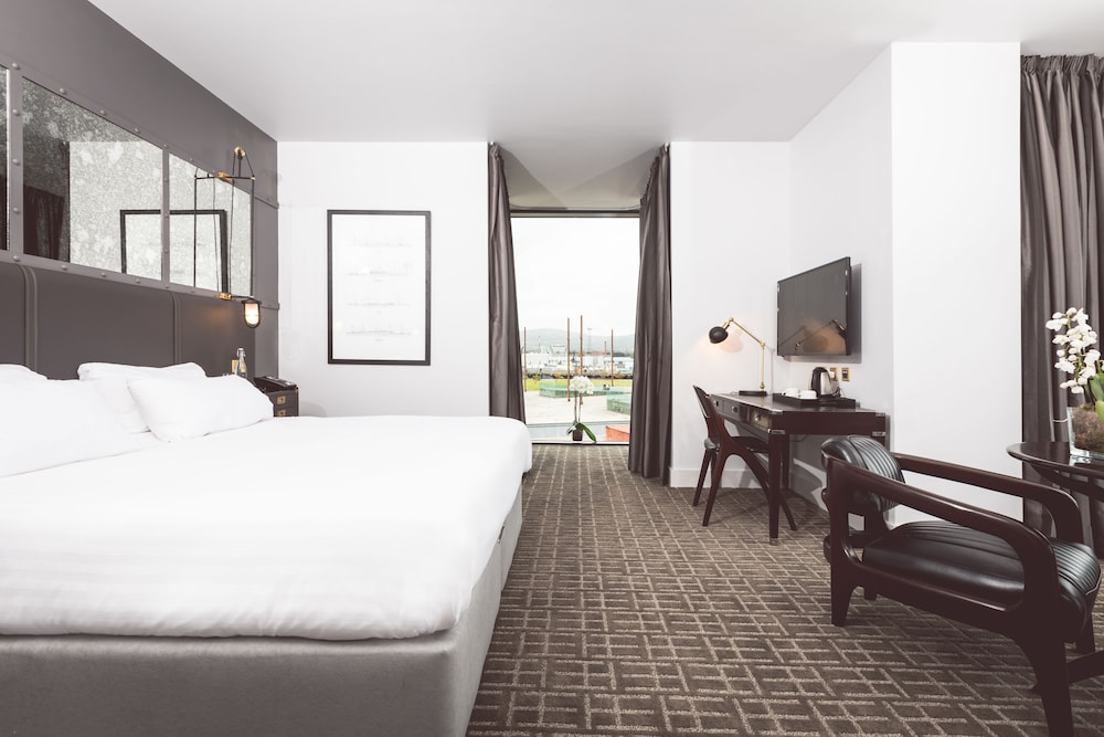 Titanic Hotel Belfast 13/43