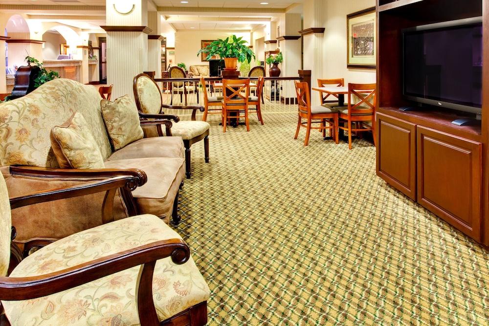 Holiday Inn Express Suites Greenwood 49/66