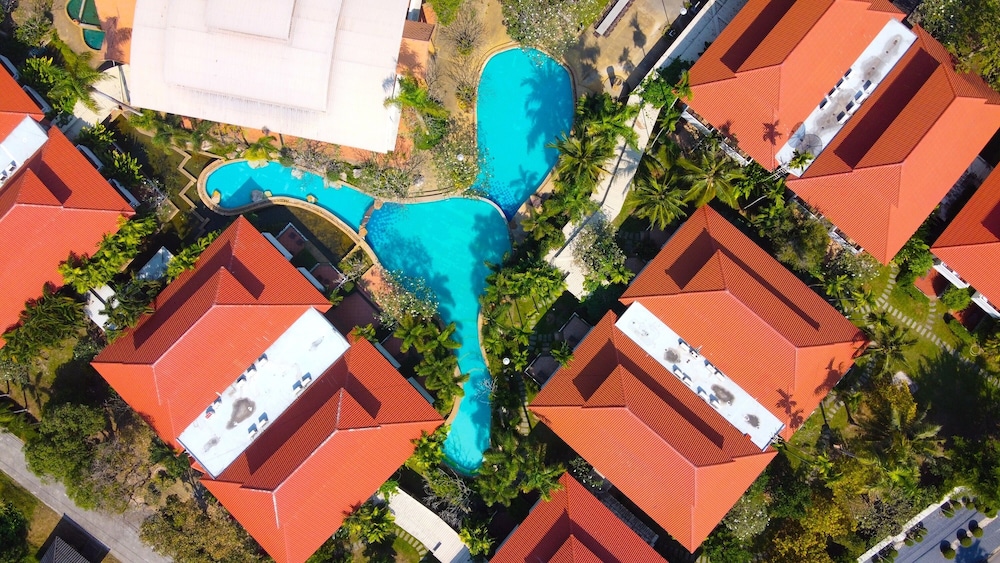 Thara Cholapruek Resort 2/50