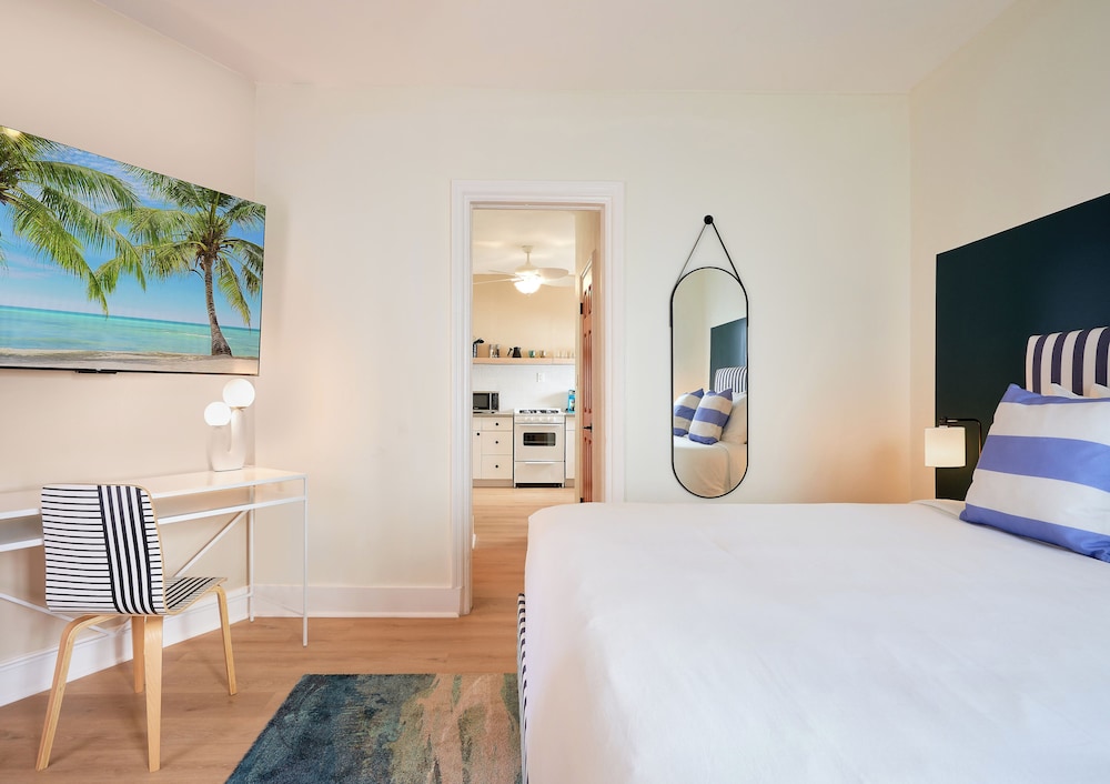 Villa Paradiso Hotel 7/58