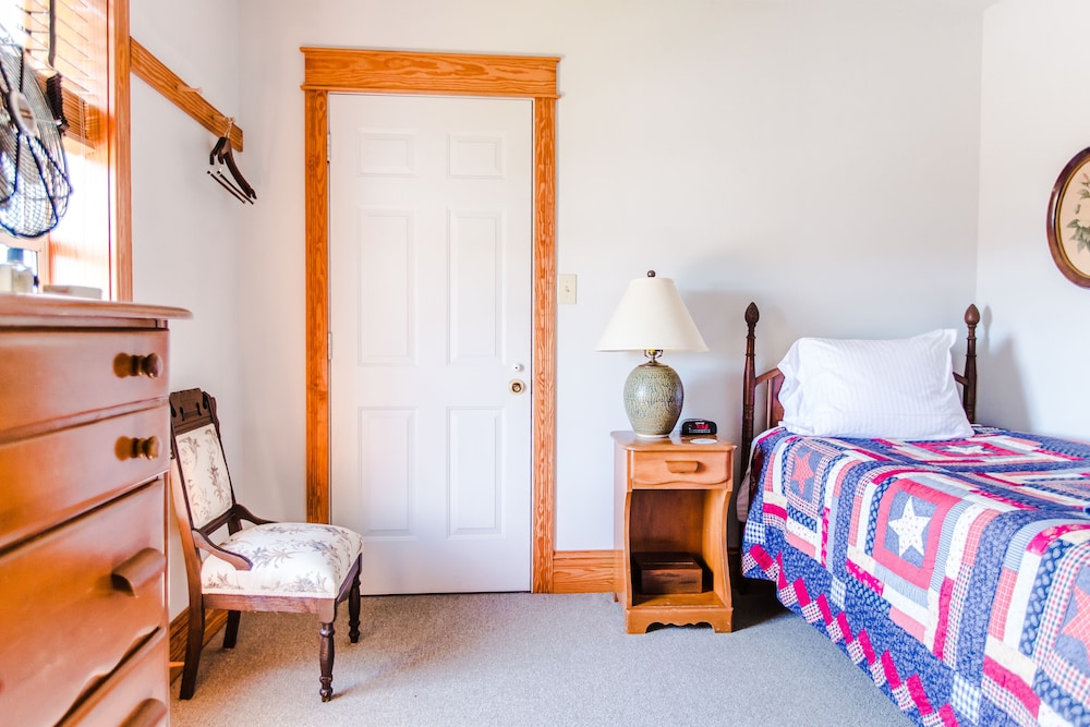 Family Suite, Multiple Bedrooms, 1 King and 1 Single Beds, Bay View, Private Bathroom