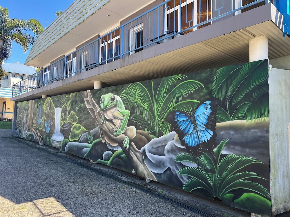 Innisfail Riverfront Motel 1/27