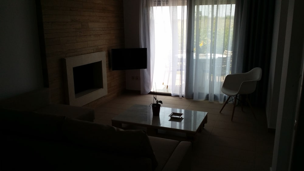 Niovi Boutique Apartments 12/30