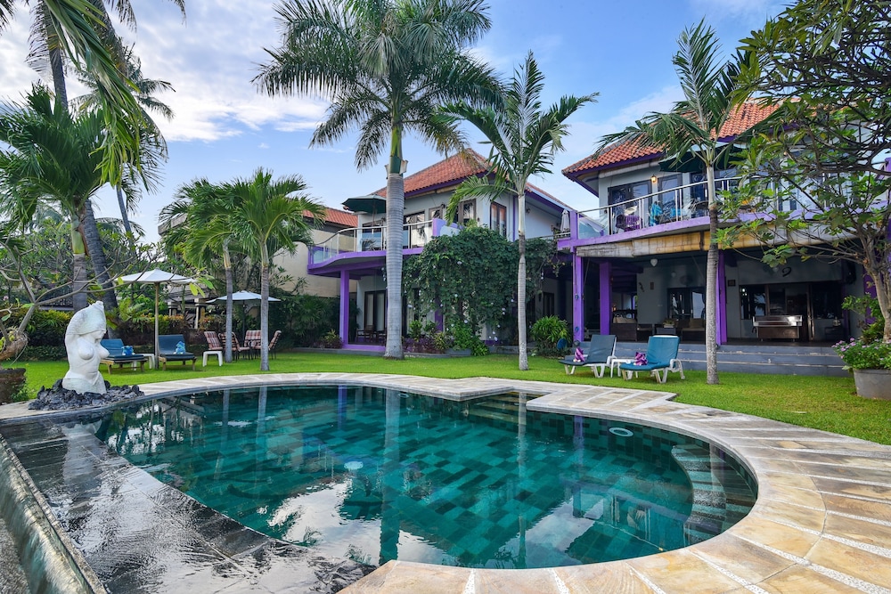 Dolphin Beach Bali 61/63