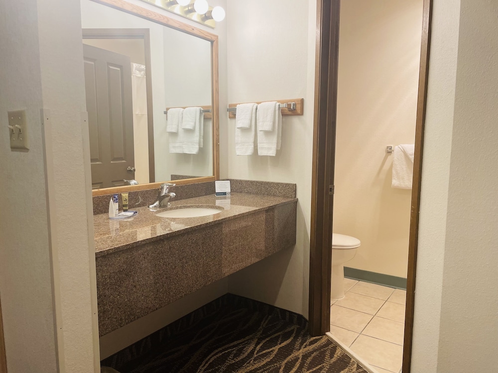 Americas Best Value Inn Sandpoint 4/49