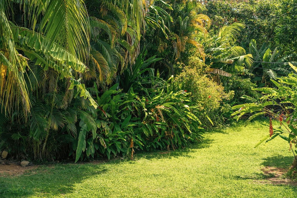 Beau Vallon Bungalows 42/50