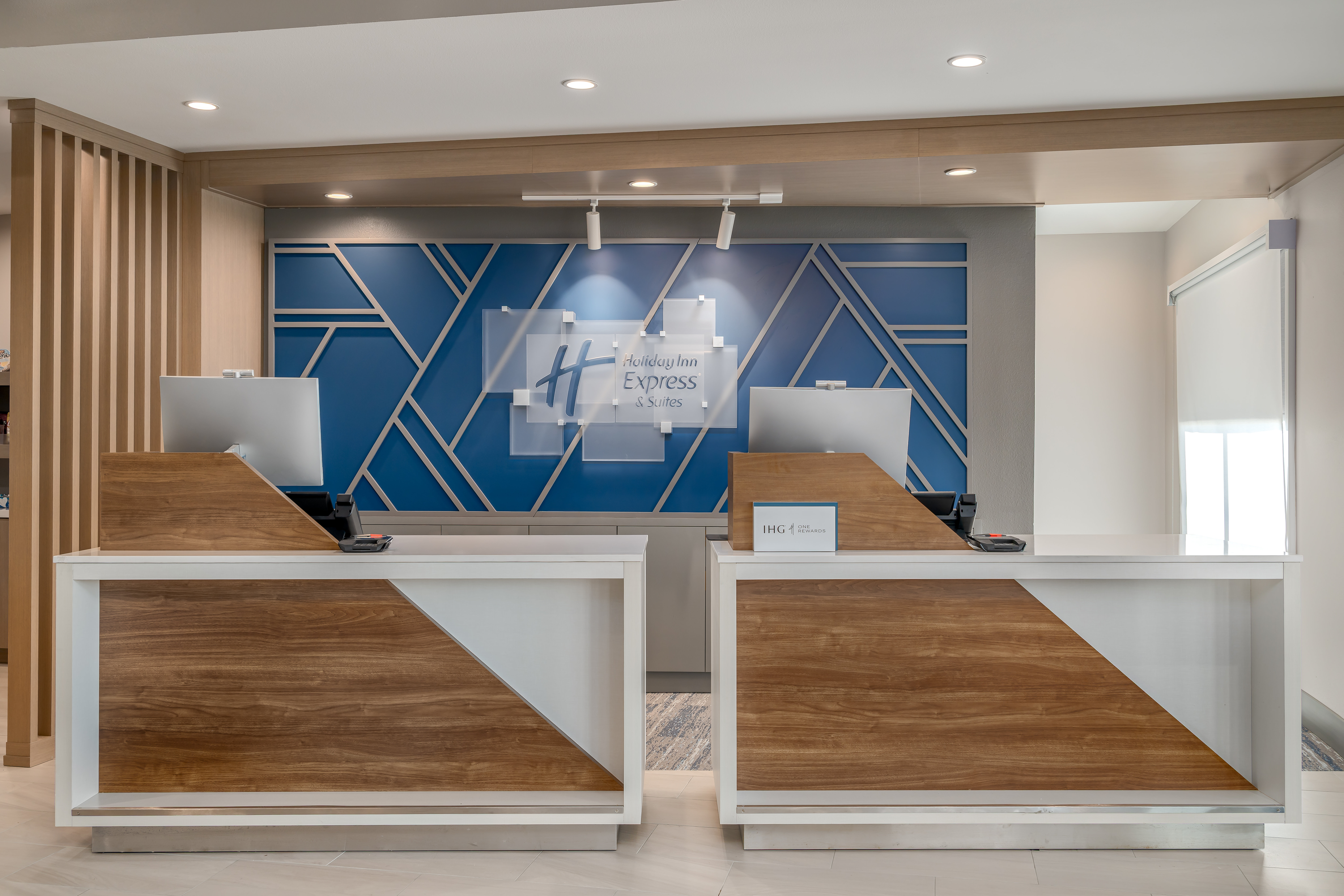 Holiday Inn Express & Suites DFW Airport Southwest Euless 15/62