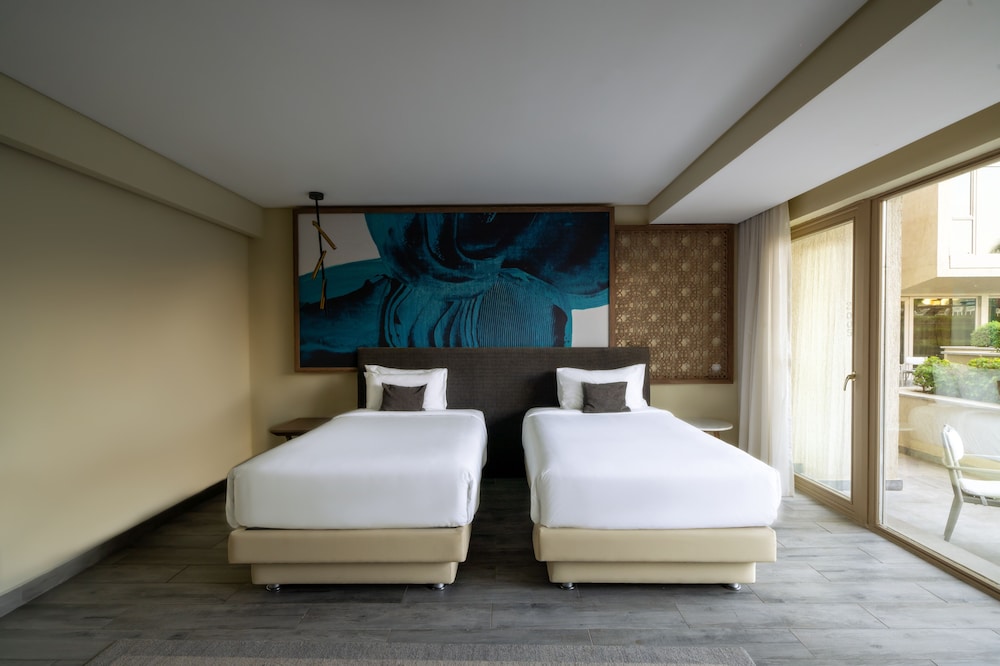 Hyatt Regency Cairo West 10/50