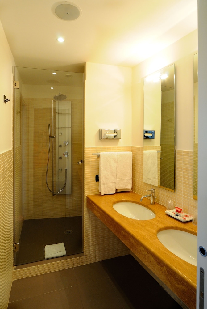 Best Western Plus Globus Hotel 8/60