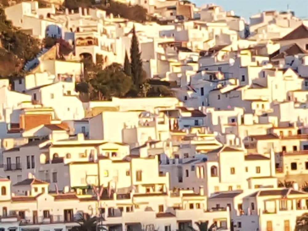 Millers Of Frigiliana 38/50