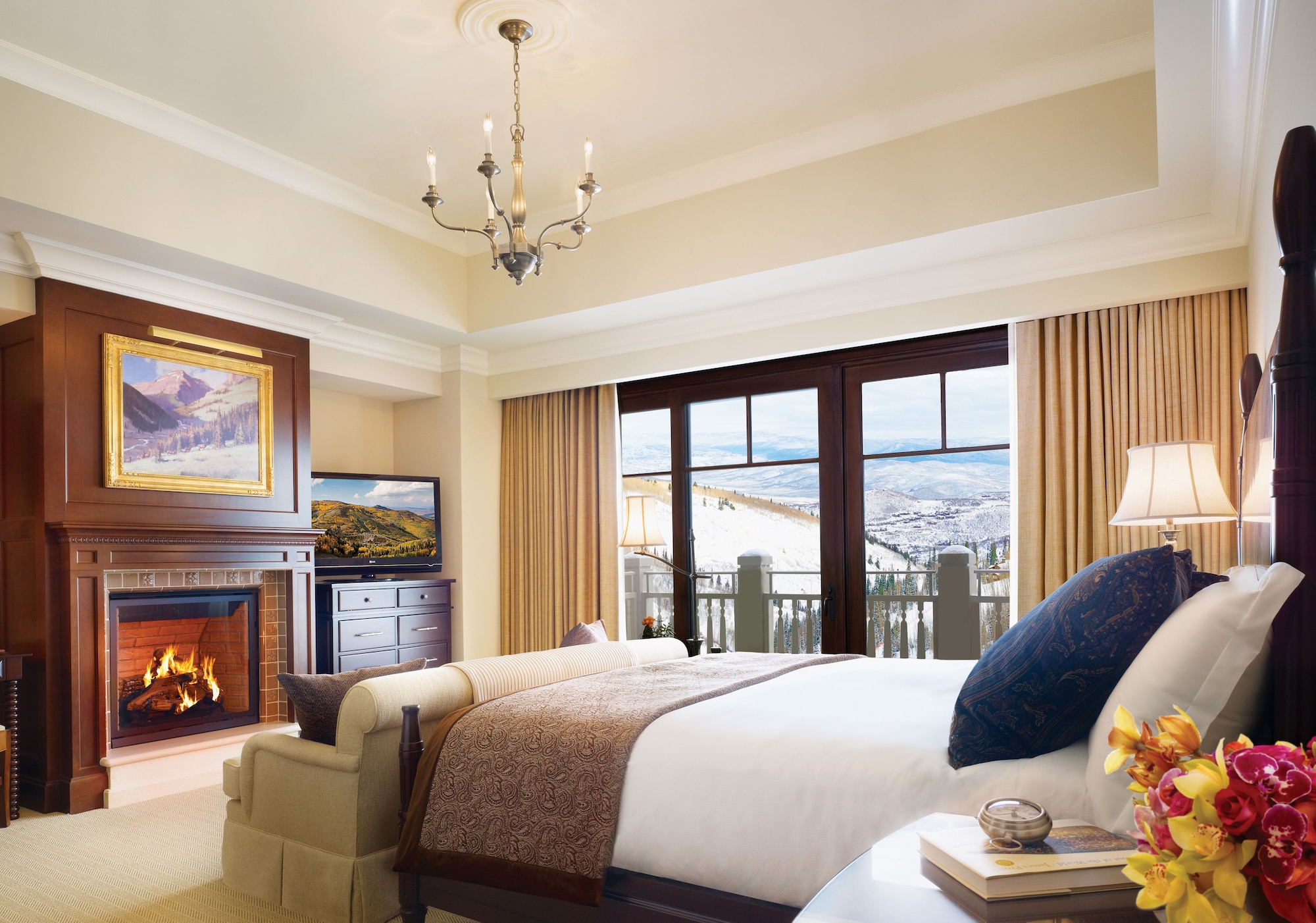 ROOM, KING BED, PEAK VIEW, SOFA