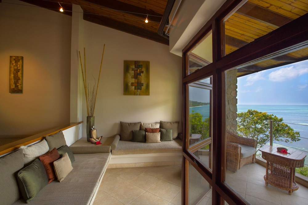Coco de Mer Hotel and Black Parrot Suites 47/79