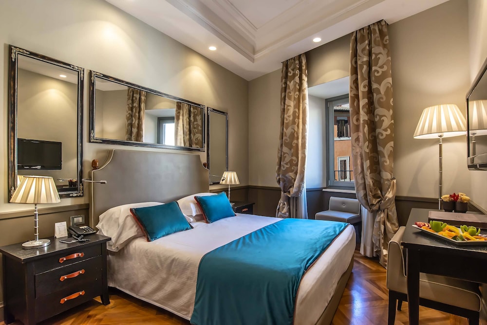 LUXURY, SUITE