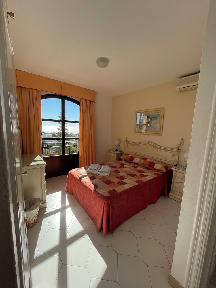 Apartamentos El Toro 8/50