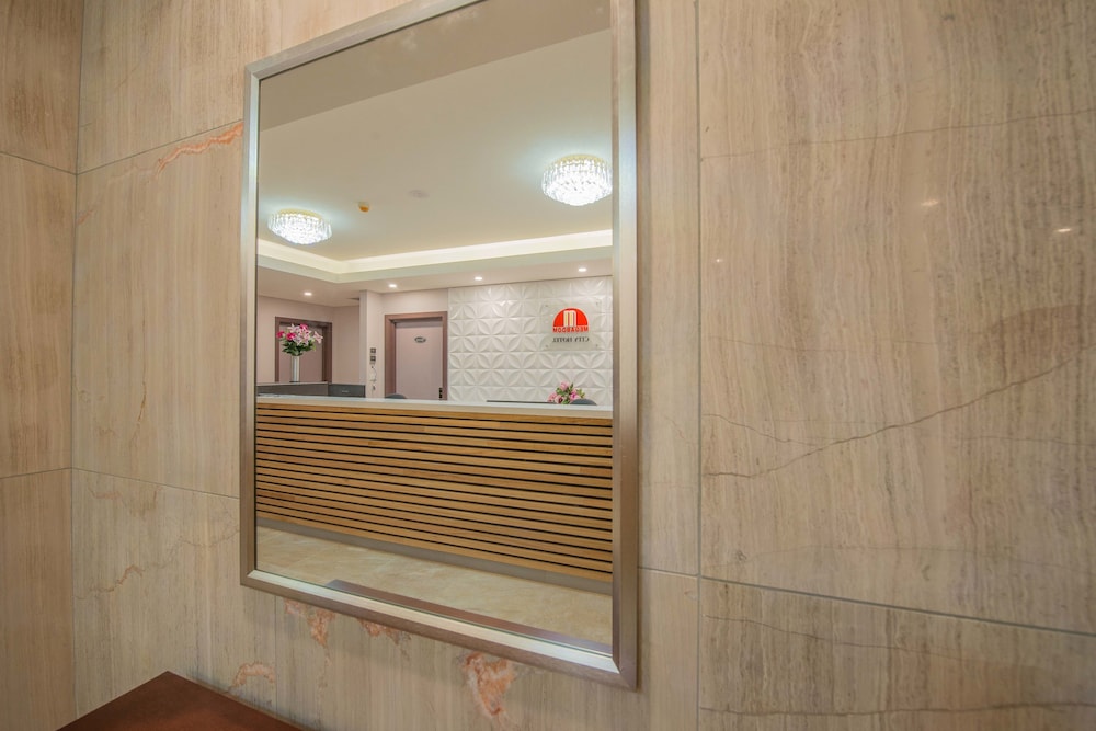 MEGABOOM CITY HOTEL 5/54