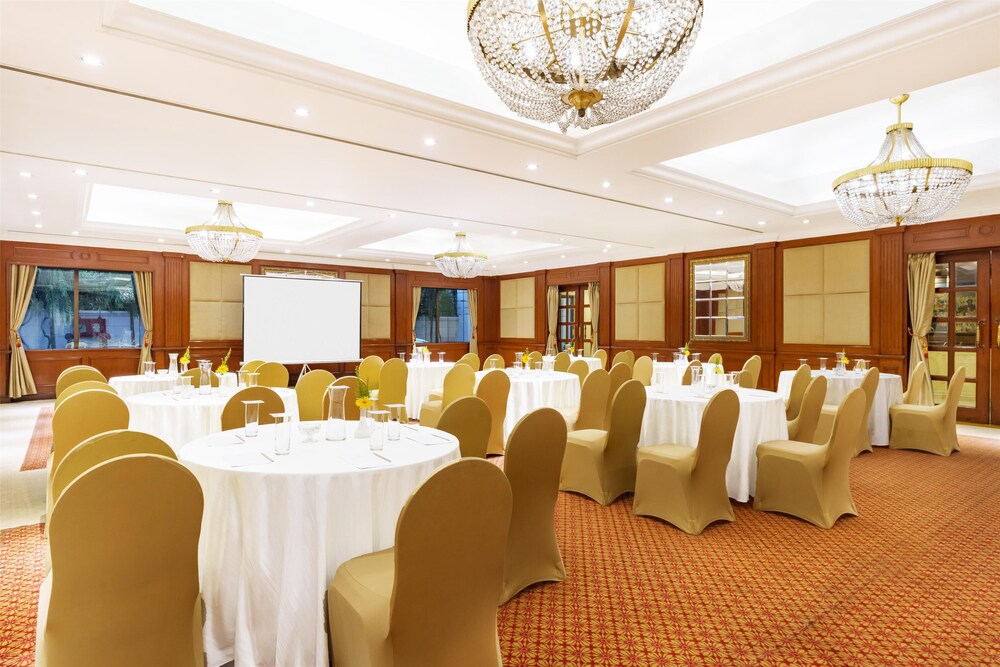 Radisson Hotel Varanasi 65/73