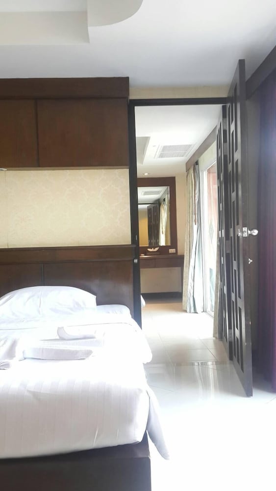 Rayaburi Hotel Patong 30/52