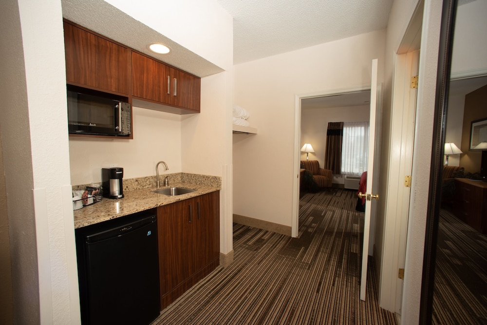 Northfield Inn Suites Conference Center 55/63