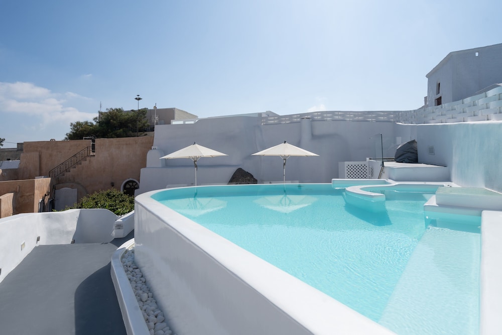 White Concept Caves - Adults Only 30/34