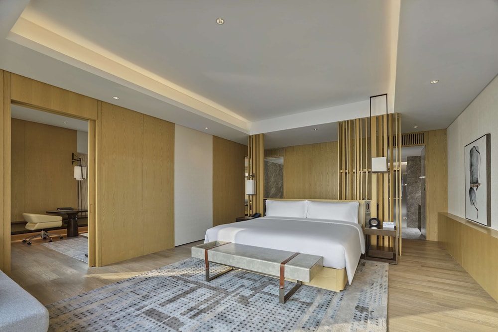 Hilton Suzhou Yinshan Lake 10/72