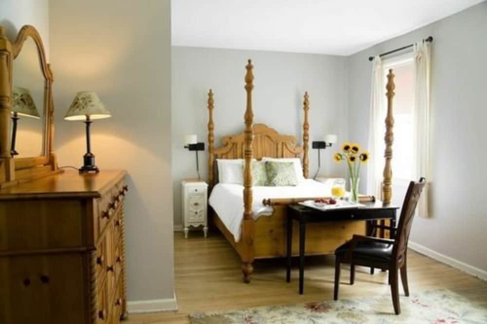 Crabtree Apos S Kittle House Restaurant Inn 44/52