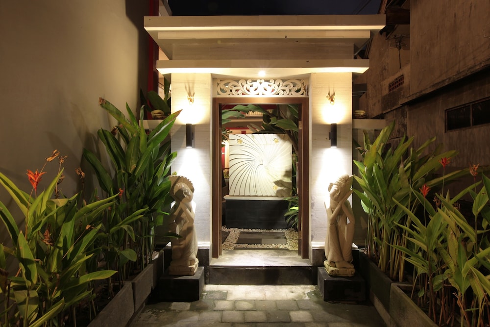 Angkul Angkul Beach Inn Kuta 23/54