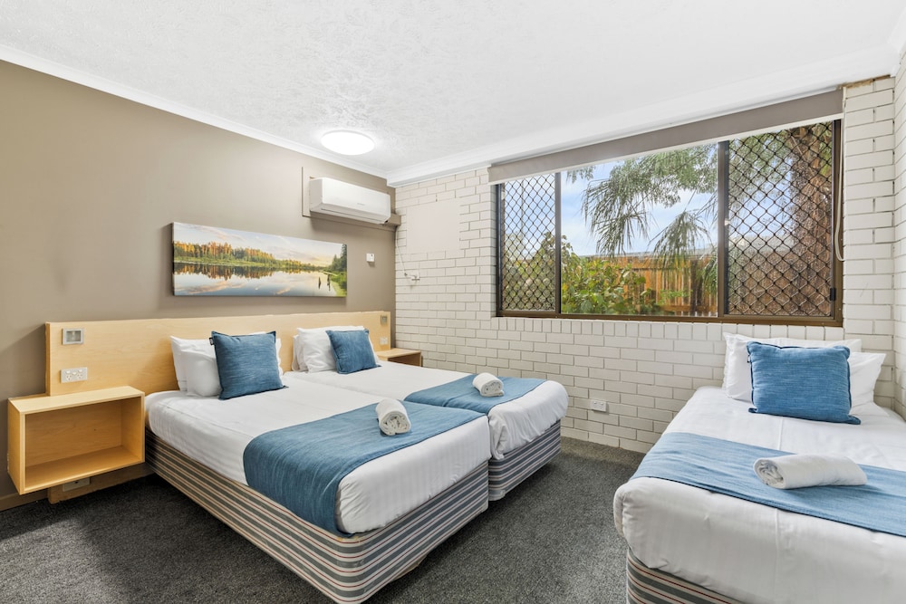 Morayfield Tavern Motel 3/28