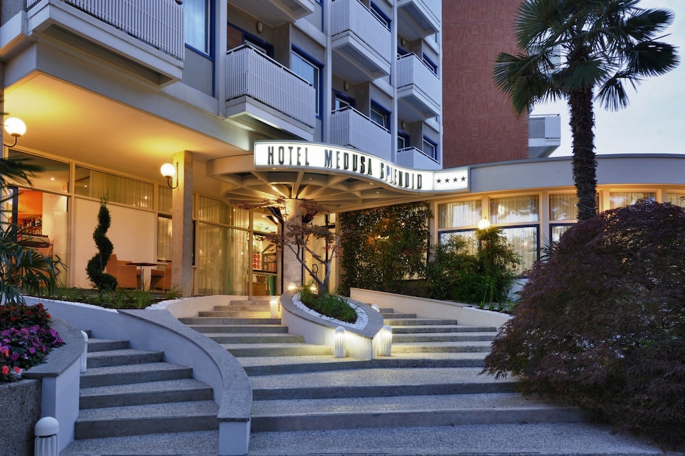 Medusa Splendid Hotel 28/29