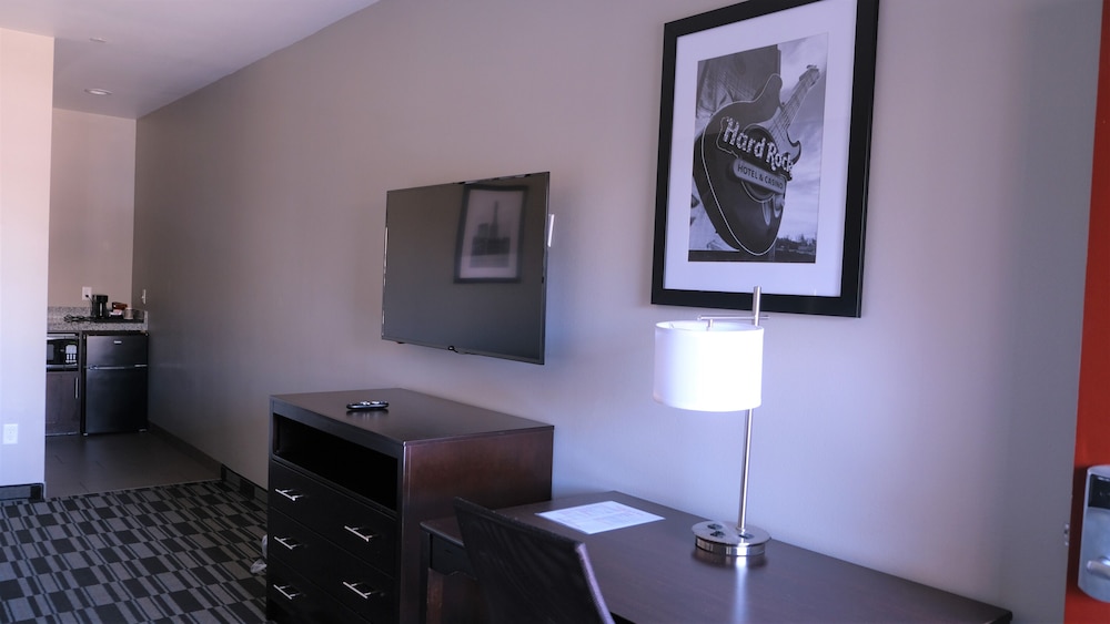 Catoosa Inn and Suites 25/35