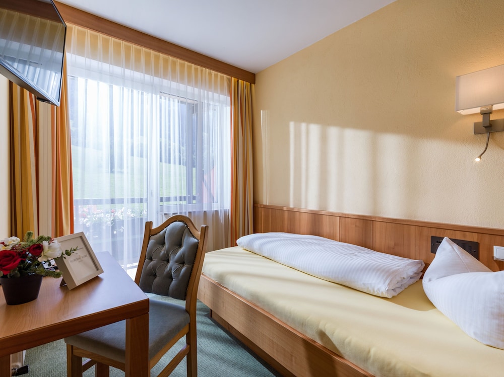 HARMONY HOTEL HARFENWIRT 11/38