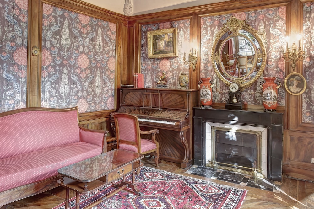 CHATEAU D AYRES 44/72