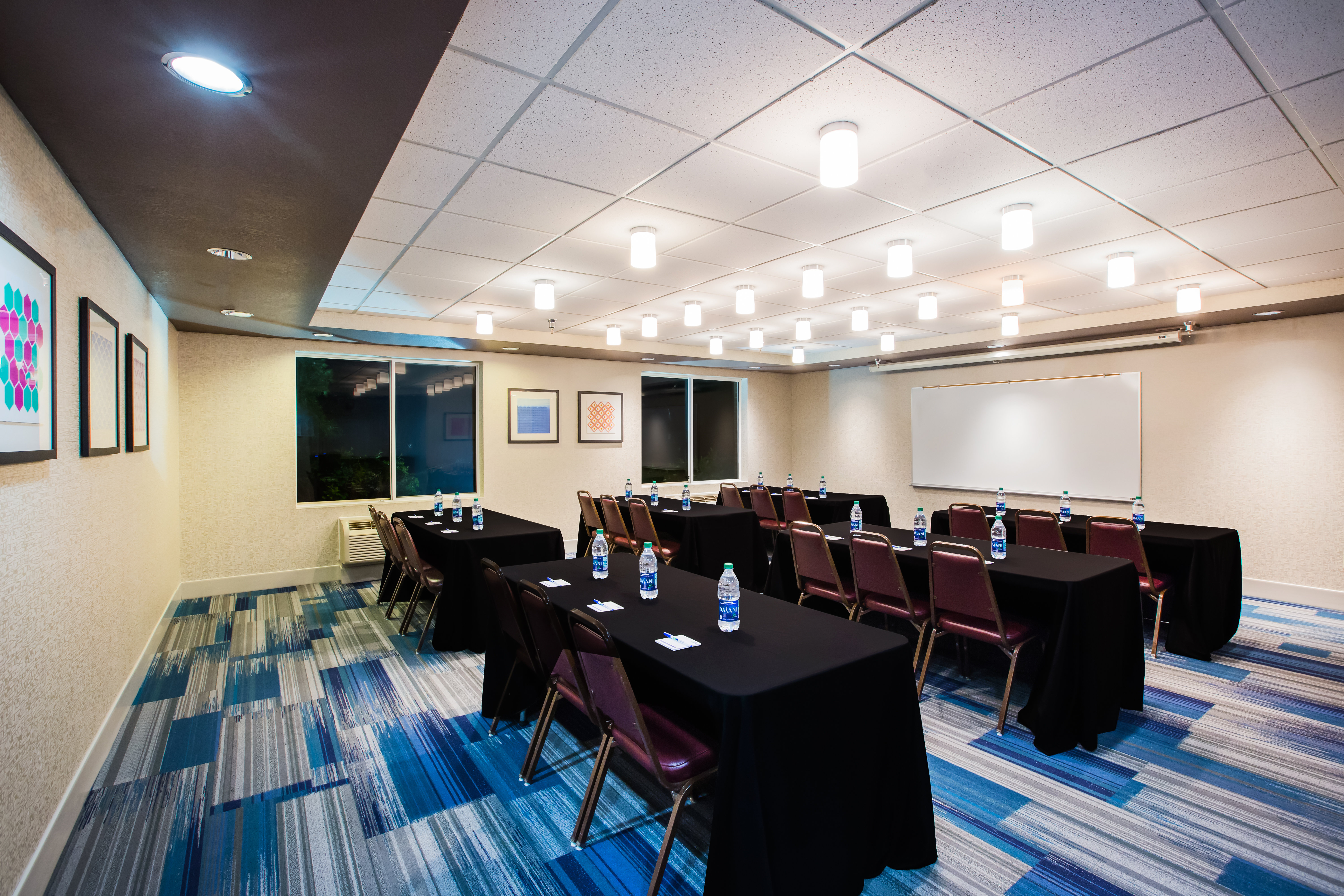 Holiday Inn Express Hotel & Suites Bellevue-Omaha Area 21/26