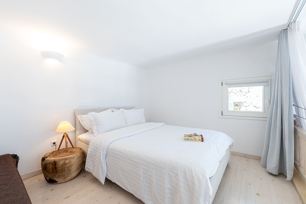 3 Bedrooms, Luxury, Villa, 3 Queen Beds, Sea View, Sofa, Pool Access