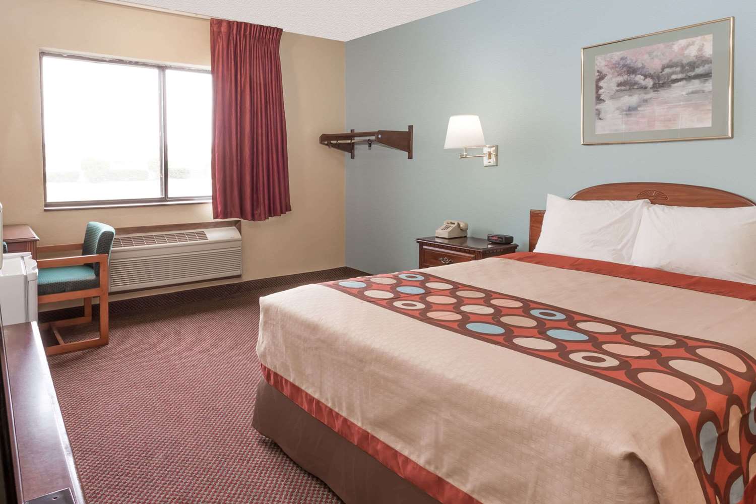 Super 8 by Wyndham Woodstock 6/19