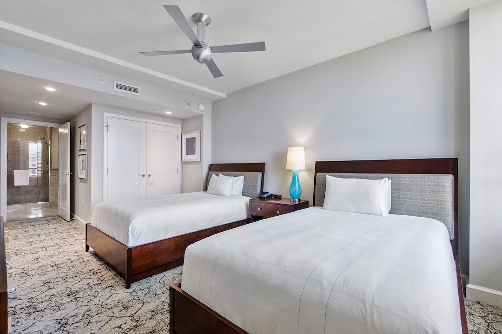 Palm Beach Singer Island Resort and Spa Luxury Suites 9/50