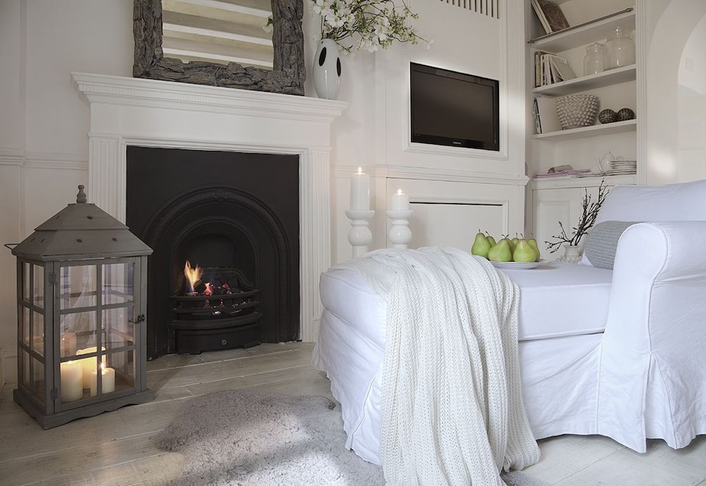 White Home 8/28