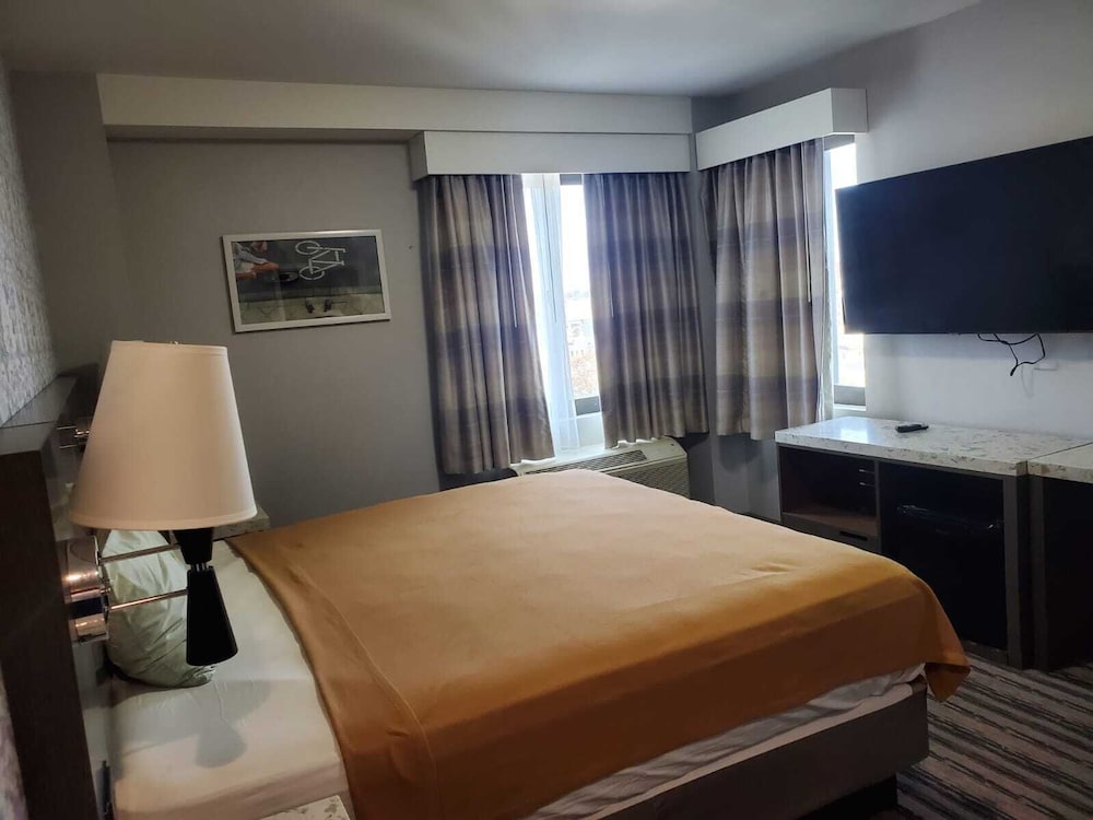 The Essence at JFK, Ascend Hotel Collection 12/21