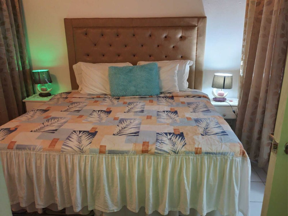 Pinkhibiscus Guest House 28/50