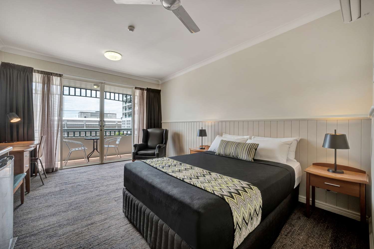 City Oasis Inn Townsville SureStay Collection by BW 15/39