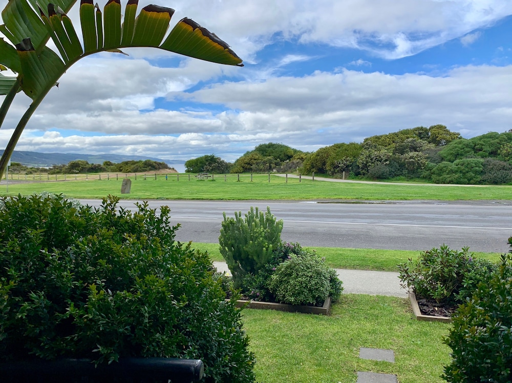 Apollo Bay Waterfront Motor Inn 75/80
