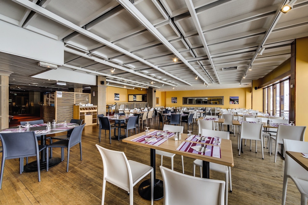 restaurant cafeteria