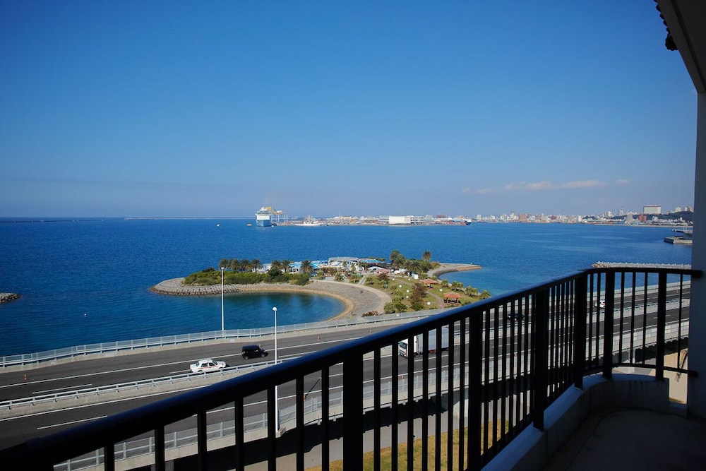 Naha Beach Side Hotel 3/71