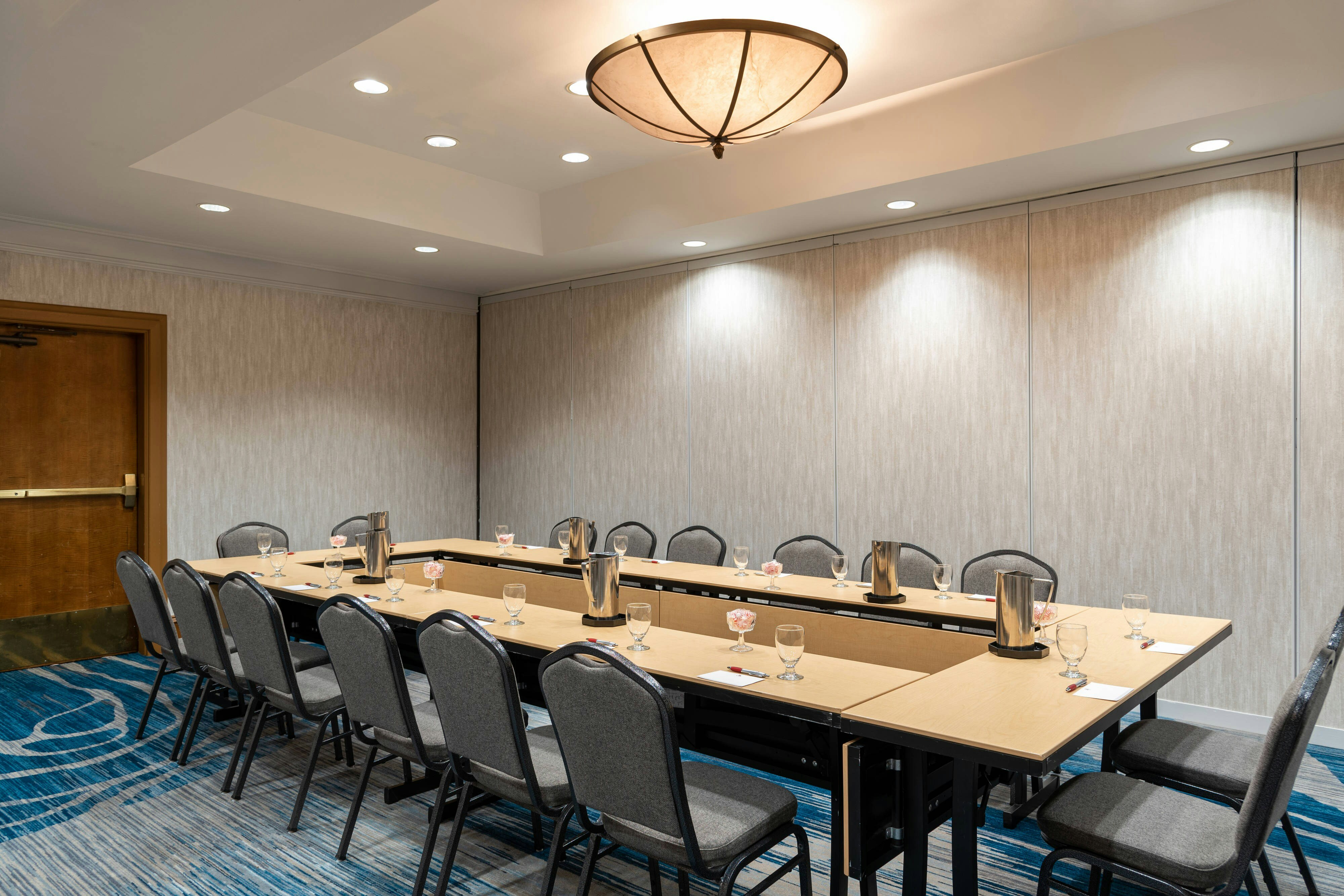 The Courtyard by Marriott Chicago at Medical District/UIC 5/7