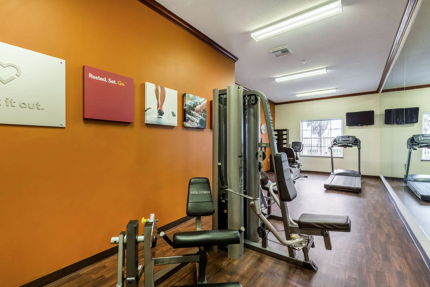 Comfort Suites Galveston Cruise Port Area - Beachside 22/44