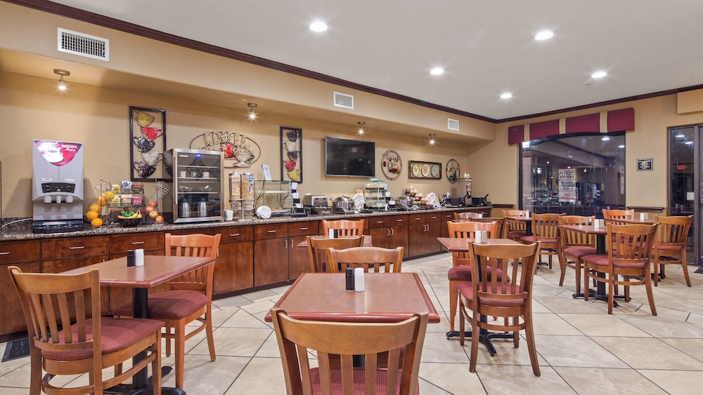 Best Western Plus Victoria Inn & Suites 20/26