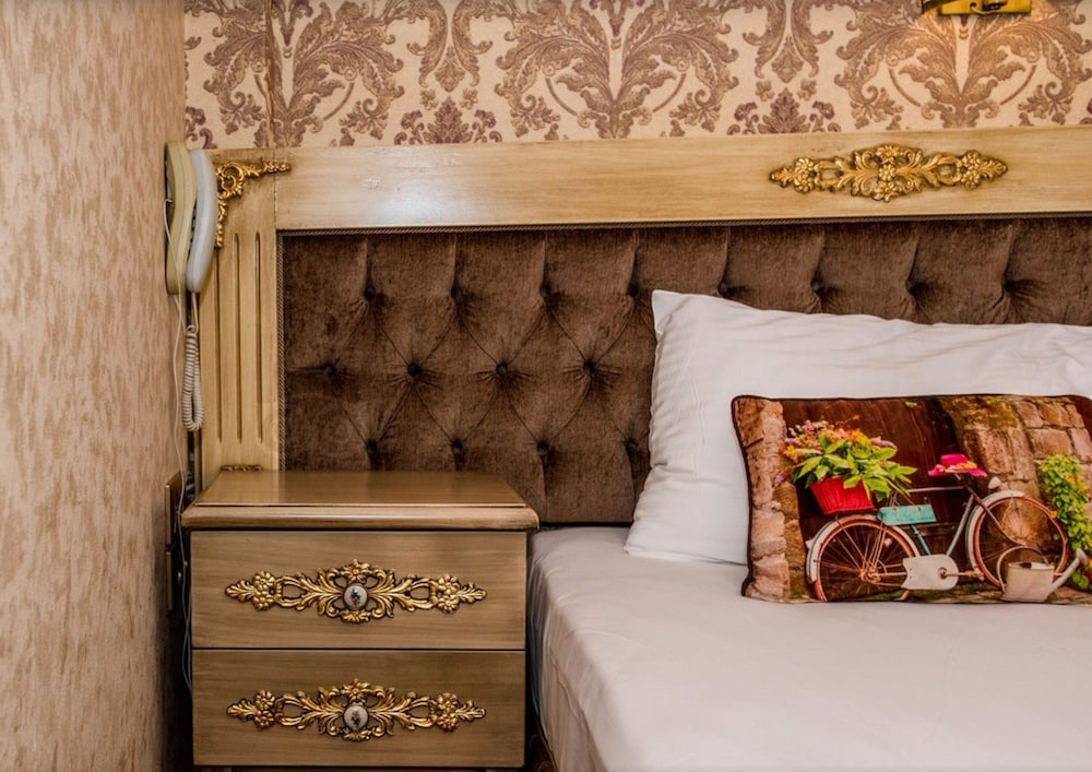 Kaftan Hotel 30/75